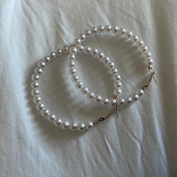 Pearl hoops - Picture 3 of 3
